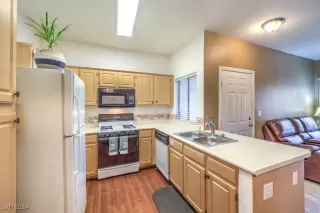 Photo #6: 2622593 Listing