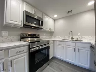 Photo #1: 2622606 Listing 