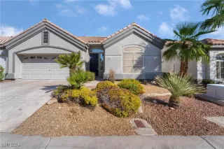 Photo #3: 2622644 Listing