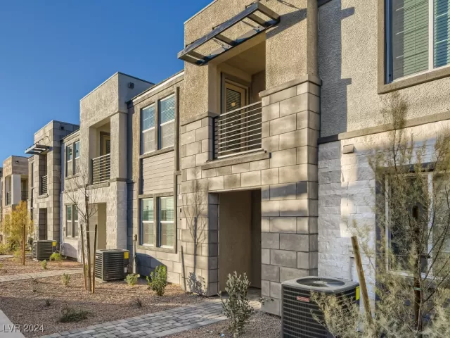 MLS: 2622654 Condo For Sale