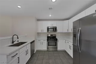 Photo #4: 2622658 Listing