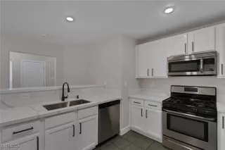 Photo #5: 2622658 Listing