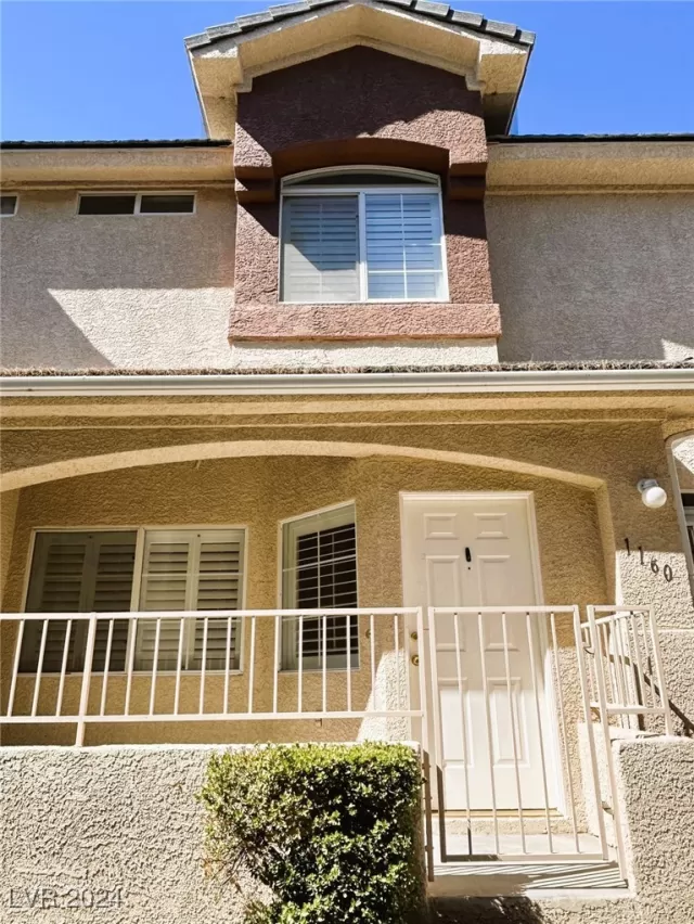 MLS: 2622672 Condo For Sale