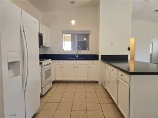 Photo #3: 2622673 Listing 