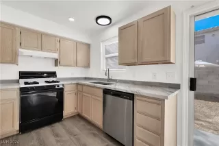 Photo #3: 2622678 Listing