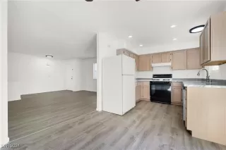 Photo #6: 2622678 Listing