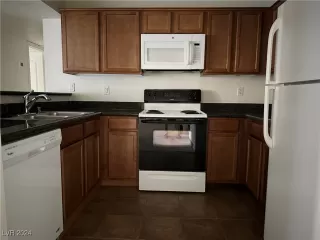 Photo #3: 2622729 Listing