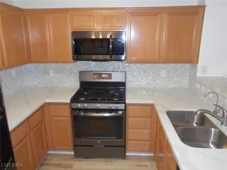 Photo #5: 2622731 Listing