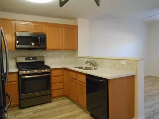 Photo #6: 2622731 Listing