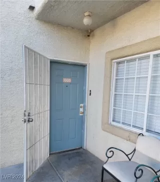 Photo #2: 2622749 Listing