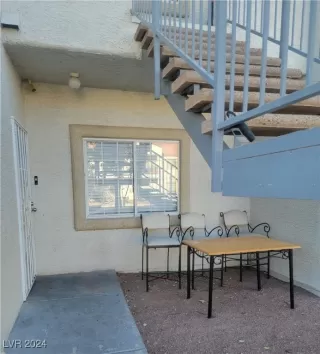 Photo #3: 2622749 Listing