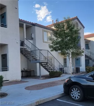 Photo #5: 2622749 Listing