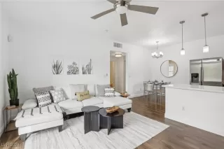 Photo #3: 2622813 Listing