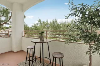 Photo #6: 2622813 Listing