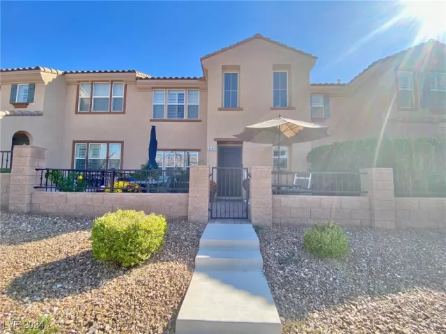 MLS: 2622851 Condo For Sale