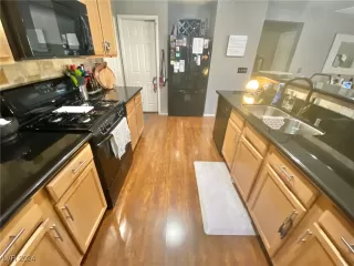 Photo #6: 2622851 Listing
