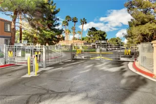 Photo #1: 2622896 Listing