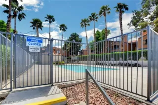 Photo #4: 2622896 Listing