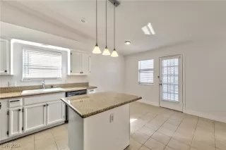 Photo #1: 2622933 Listing