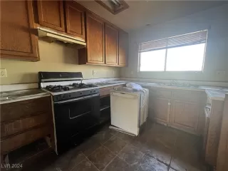 Photo #2: 2622960 Listing