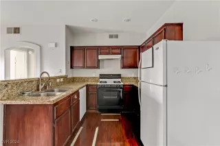 Photo #2: 2622976 Listing 