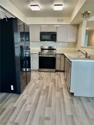 Photo #1: 2622990 Listing 