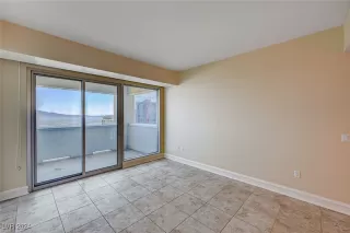 Photo #3: 2623033 Listing