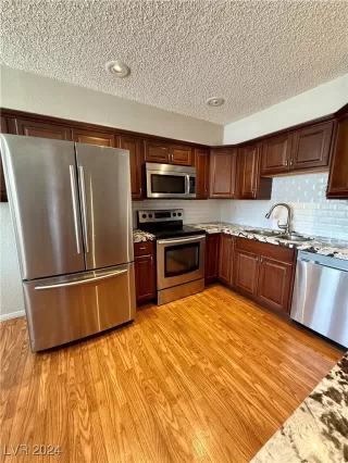 Photo #5: 2623055 Listing 