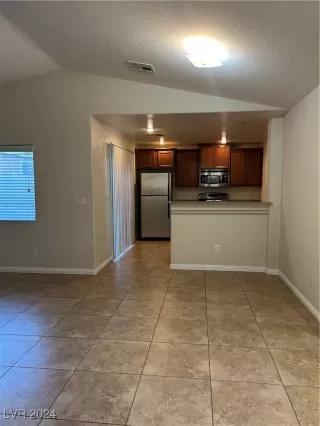 Photo #2: 2623085 Listing 