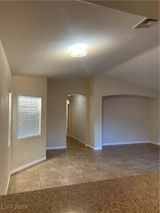 Photo #3: 2623085 Listing 