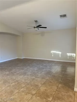 Photo #4: 2623085 Listing 