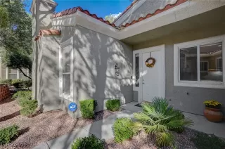 Photo #1: 2623101 Listing 
