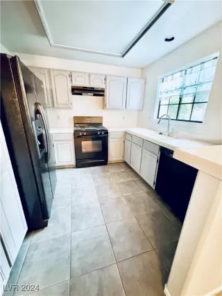 Photo #2: 2623128 Listing