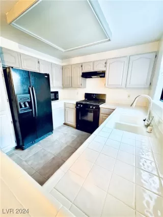 Photo #3: 2623128 Listing