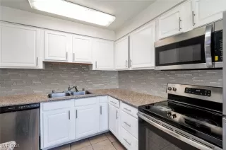 Photo #4: 2623144 Listing