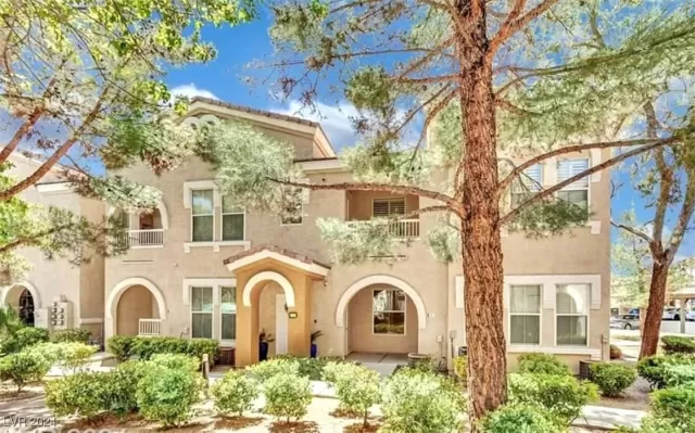 MLS: 2623212 Condo For Sale