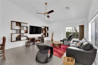 Photo #3: 2623258 Listing