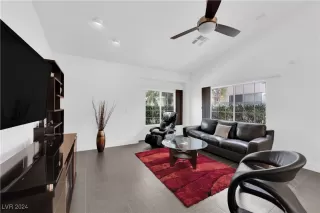 Photo #4: 2623258 Listing