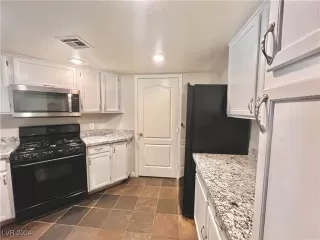 Photo #3: 2623268 Listing