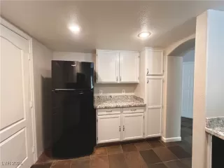 Photo #5: 2623268 Listing