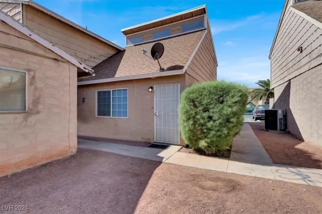 MLS: 2623370 Condo For Sale