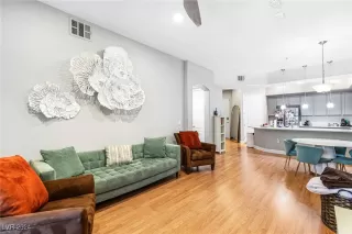 Photo #5: 2623380 Listing