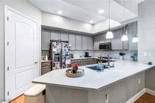 Photo #6: 2623380 Listing