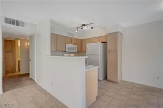 Photo #3: 2623387 Listing 