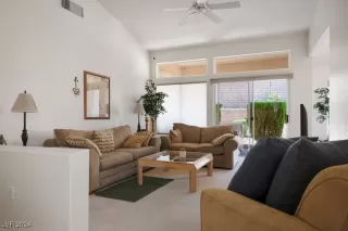 Photo #4: 2623492 Listing