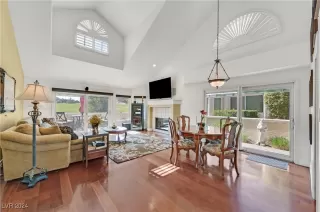 Photo #3: 2623561 Listing