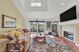 Photo #6: 2623561 Listing