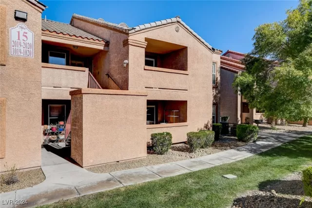 MLS: 2623608 Condo For Sale