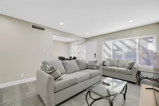 Photo #3: 2623682 Listing