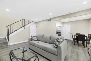 Photo #4: 2623682 Listing
